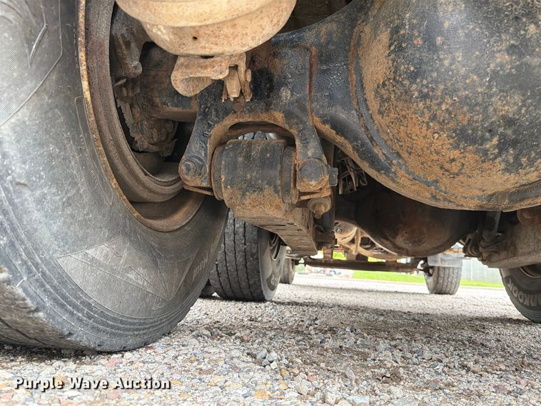 image for item FT7520 2004 Sterling Truck L9500 Series dump truck
