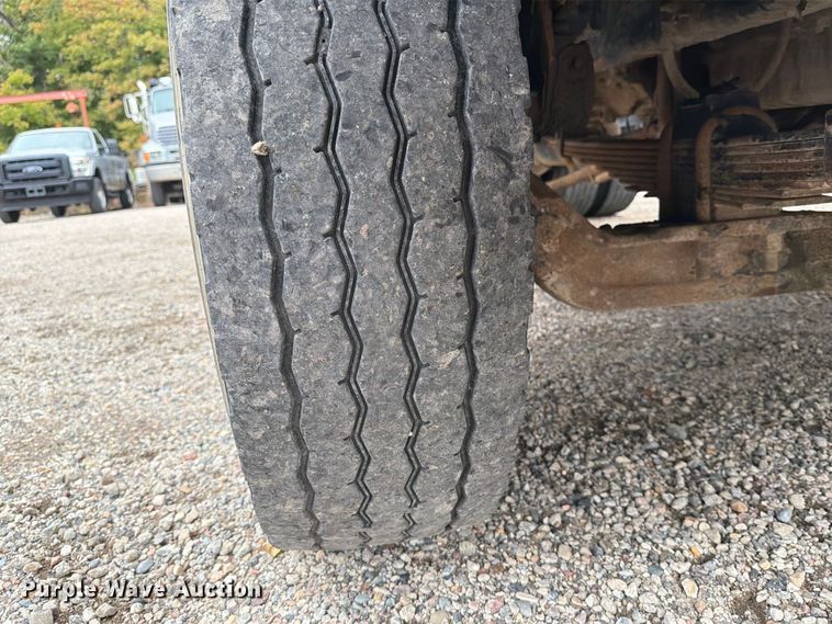 image for item FT7520 2004 Sterling Truck L9500 Series dump truck