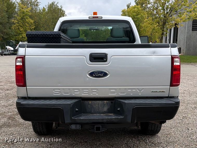 image for item FT7521 2015 Ford F250 Super Duty pickup truck