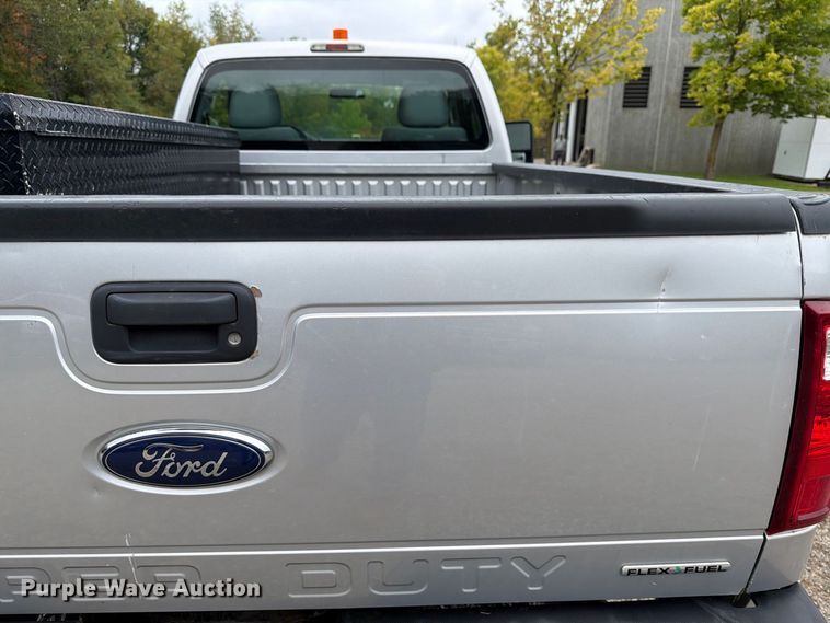 image for item FT7521 2015 Ford F250 Super Duty pickup truck