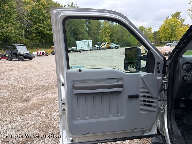 image for item FT7521 2015 Ford F250 Super Duty pickup truck