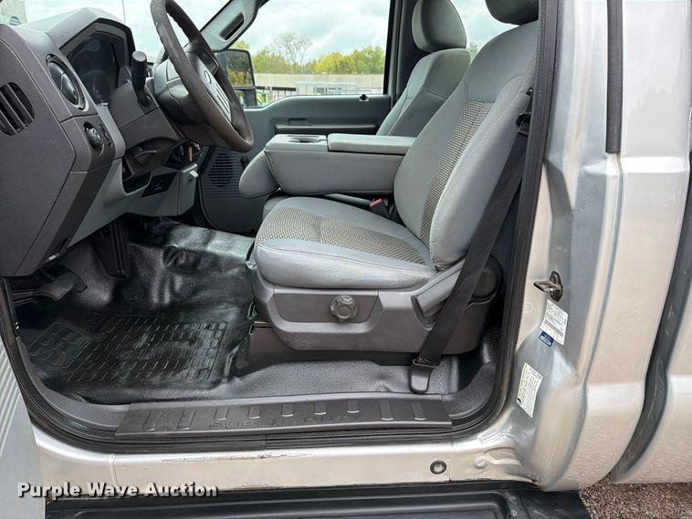 image for item FT7521 2015 Ford F250 Super Duty pickup truck