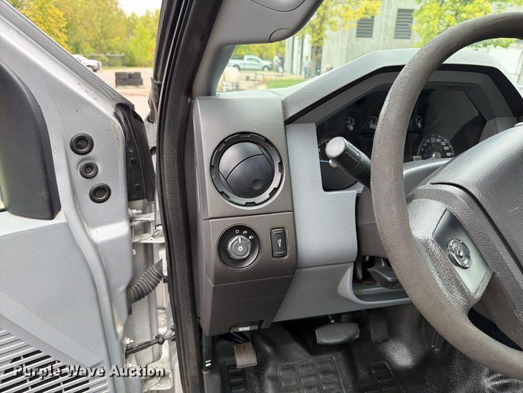 image for item FT7521 2015 Ford F250 Super Duty pickup truck