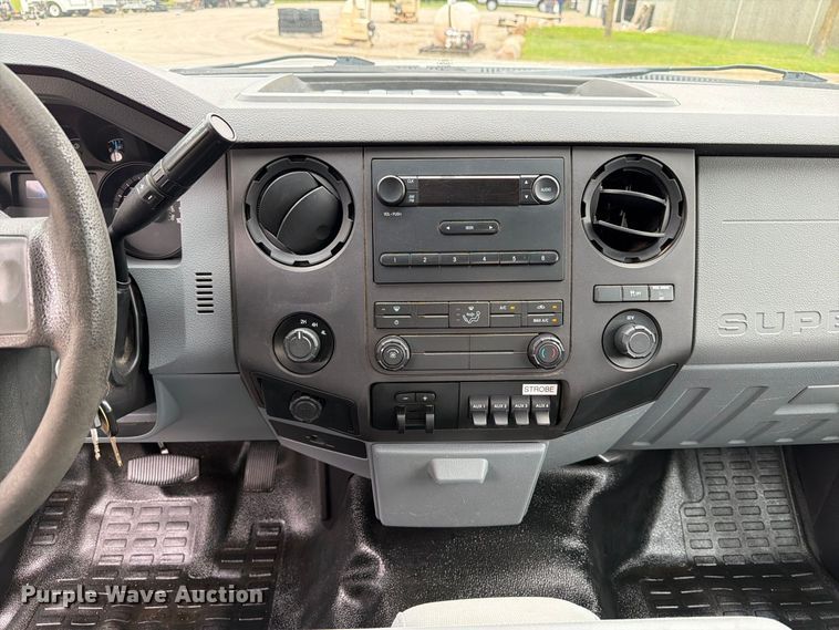 image for item FT7521 2015 Ford F250 Super Duty pickup truck