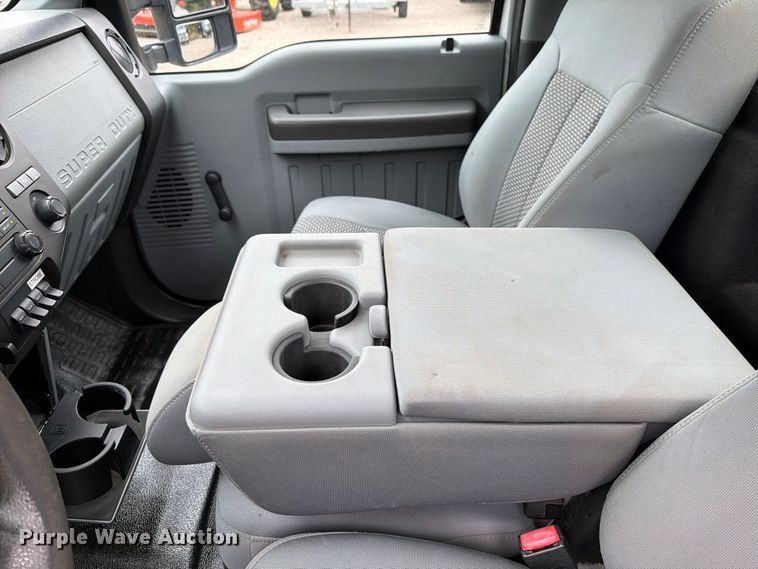 image for item FT7521 2015 Ford F250 Super Duty pickup truck
