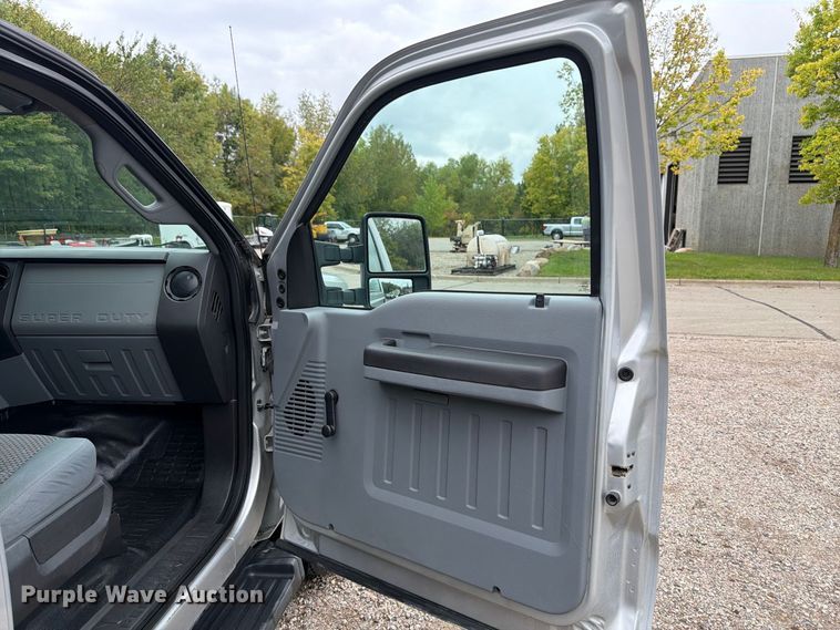 image for item FT7521 2015 Ford F250 Super Duty pickup truck