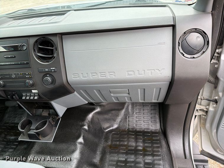 image for item FT7521 2015 Ford F250 Super Duty pickup truck