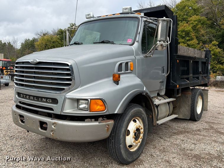 image for item FT7522 2004 Sterling Truck L8500 Series dump truck