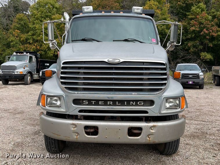image for item FT7522 2004 Sterling Truck L8500 Series dump truck