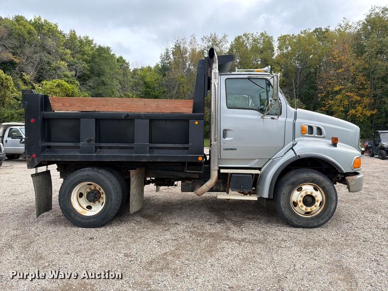 image for item FT7522 2004 Sterling Truck L8500 Series dump truck