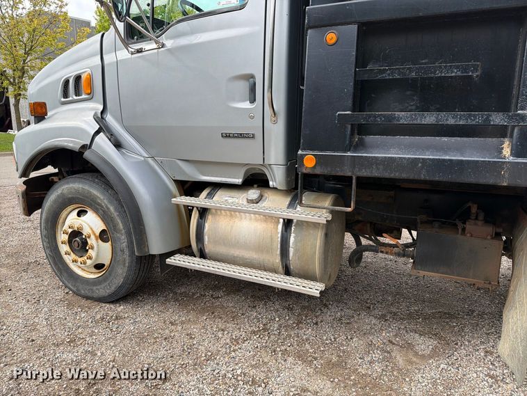 image for item FT7522 2004 Sterling Truck L8500 Series dump truck