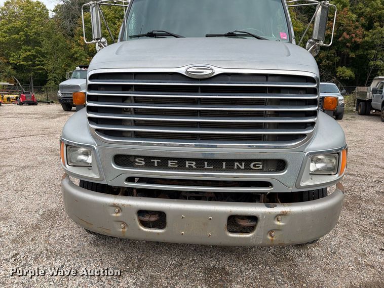 image for item FT7522 2004 Sterling Truck L8500 Series dump truck