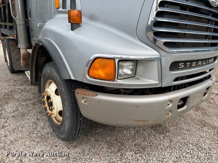 image for item FT7522 2004 Sterling Truck L8500 Series dump truck