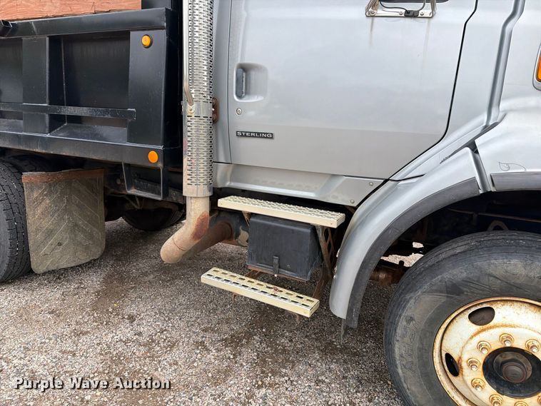 image for item FT7522 2004 Sterling Truck L8500 Series dump truck