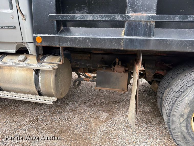 image for item FT7522 2004 Sterling Truck L8500 Series dump truck