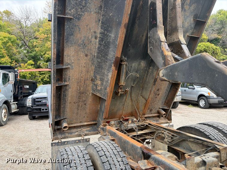 image for item FT7522 2004 Sterling Truck L8500 Series dump truck