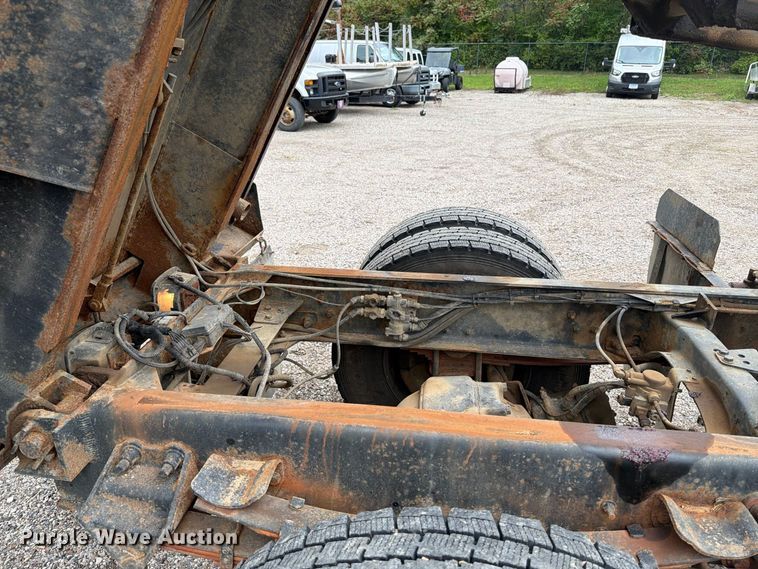 image for item FT7522 2004 Sterling Truck L8500 Series dump truck