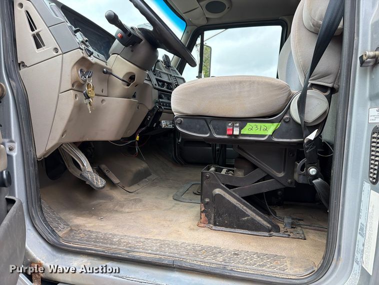 image for item FT7522 2004 Sterling Truck L8500 Series dump truck
