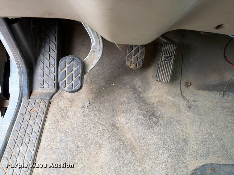 image for item FT7522 2004 Sterling Truck L8500 Series dump truck