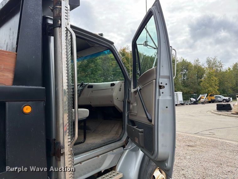 image for item FT7522 2004 Sterling Truck L8500 Series dump truck