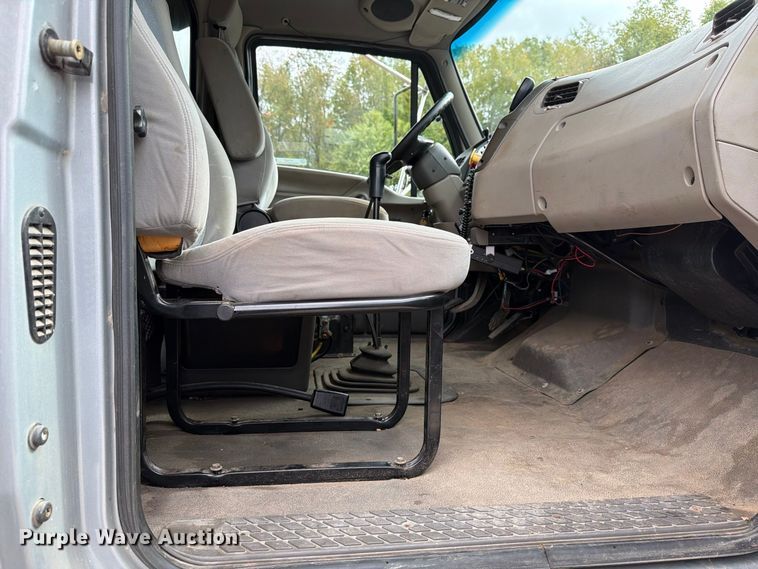 image for item FT7522 2004 Sterling Truck L8500 Series dump truck