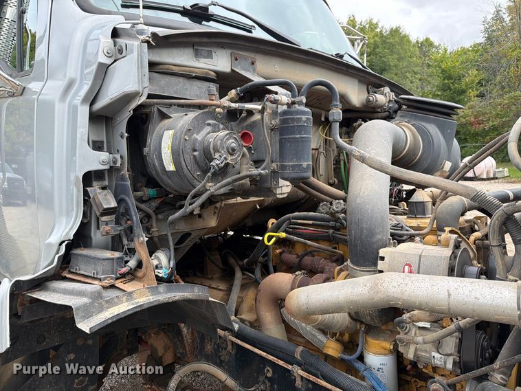 image for item FT7522 2004 Sterling Truck L8500 Series dump truck