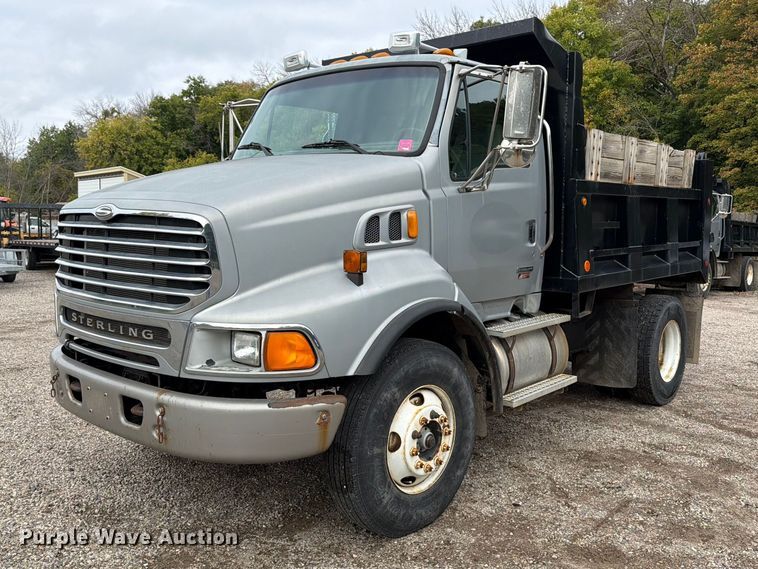 image for item FT7523 2004 Sterling Truck L8500 Series dump truck