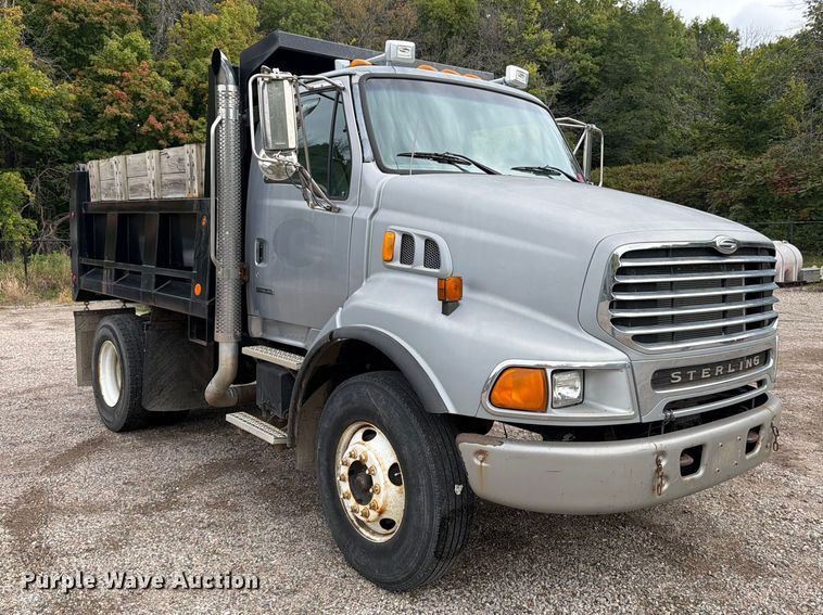 image for item FT7523 2004 Sterling Truck L8500 Series dump truck