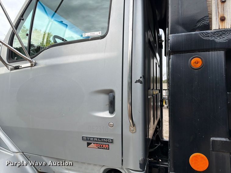 image for item FT7523 2004 Sterling Truck L8500 Series dump truck