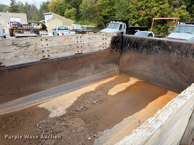 image for item FT7523 2004 Sterling Truck L8500 Series dump truck