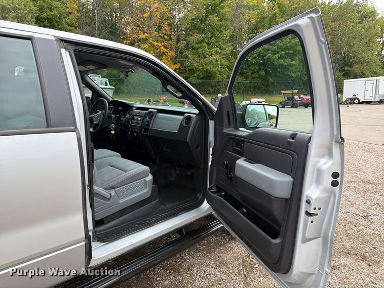 image for item FT7524 2013 Ford F150 Ext. Cab pickup truck