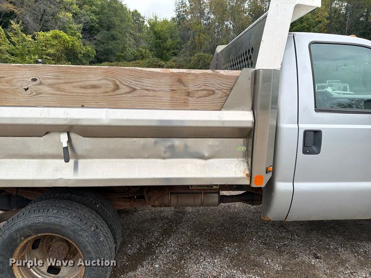 image for item FT7525 2008 Ford F350 Super Duty dump truck