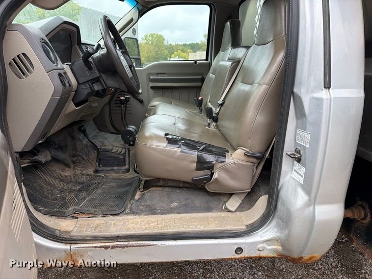 image for item FT7525 2008 Ford F350 Super Duty dump truck