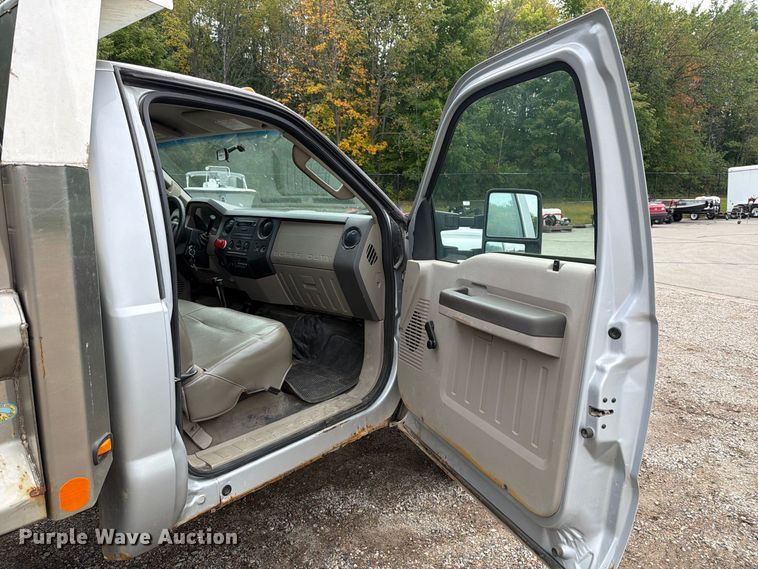 image for item FT7525 2008 Ford F350 Super Duty dump truck