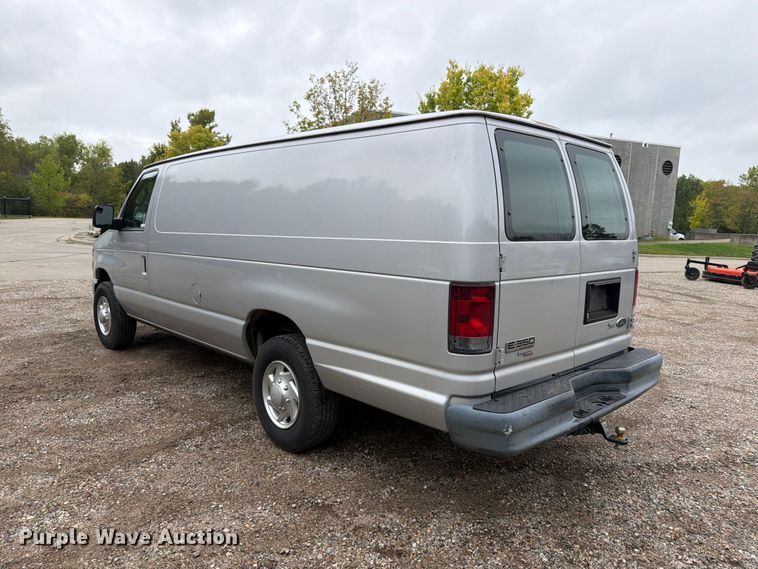 image for item FT7526 2013 Ford E350 Super Duty van