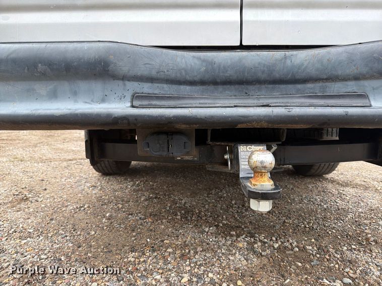 image for item FT7526 2013 Ford E350 Super Duty van