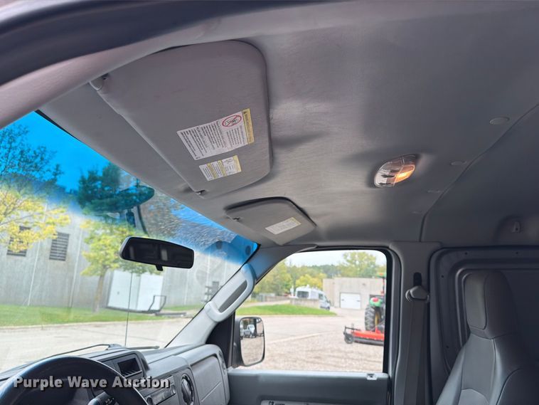 image for item FT7526 2013 Ford E350 Super Duty van