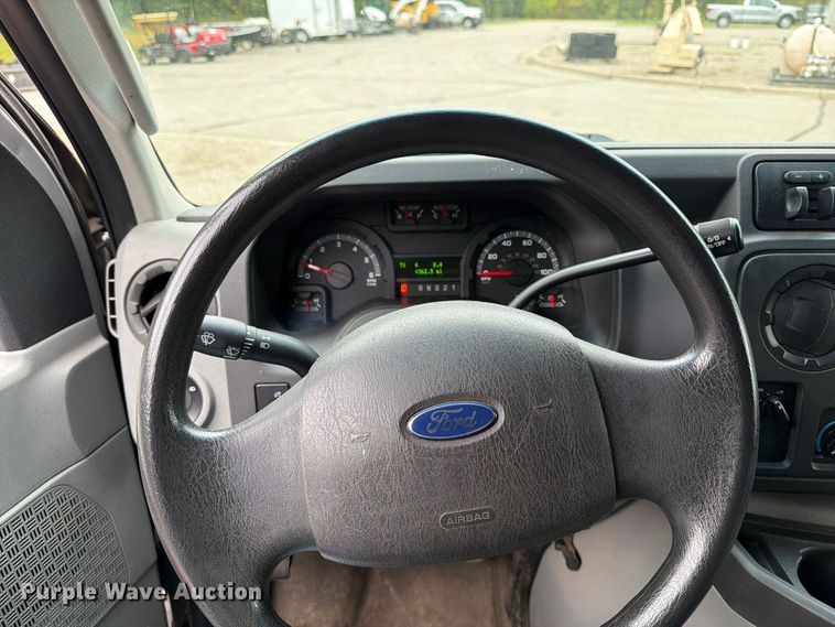 image for item FT7526 2013 Ford E350 Super Duty van
