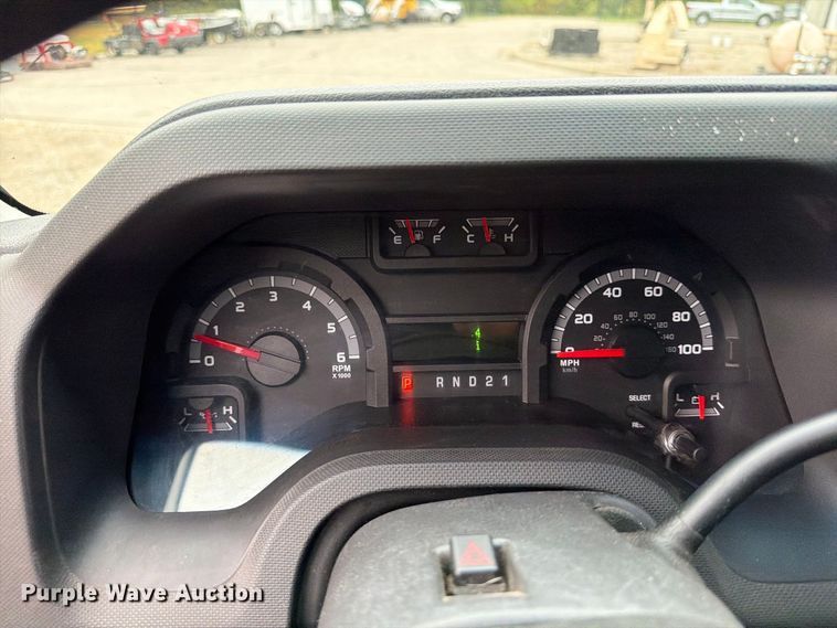 image for item FT7526 2013 Ford E350 Super Duty van