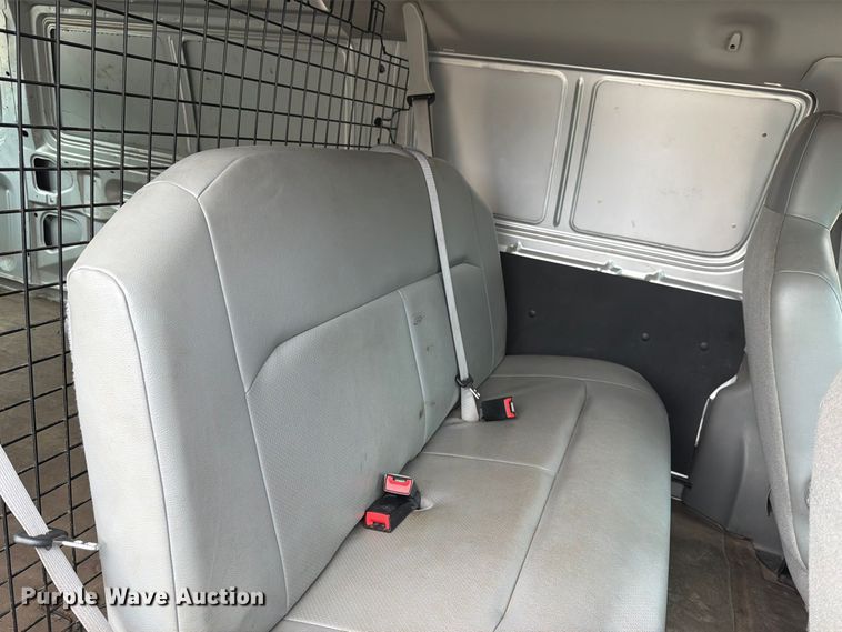 image for item FT7526 2013 Ford E350 Super Duty van