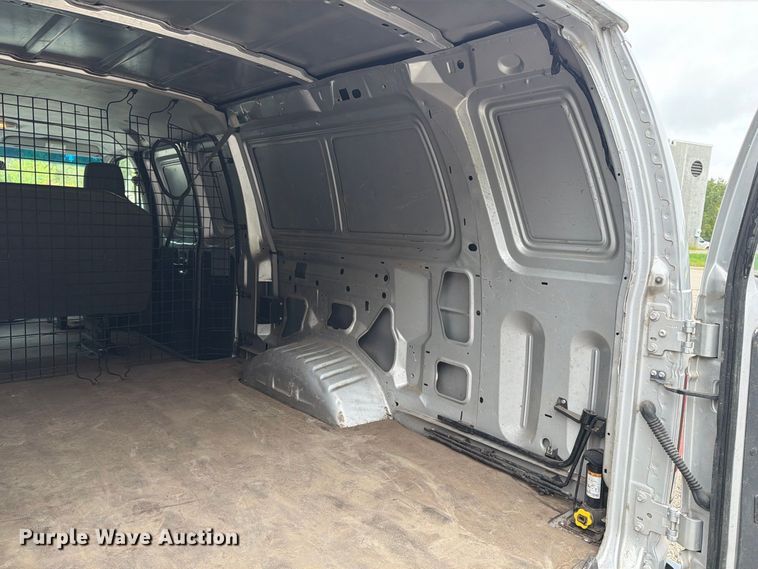 image for item FT7526 2013 Ford E350 Super Duty van