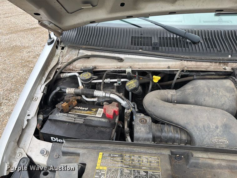 image for item FT7526 2013 Ford E350 Super Duty van