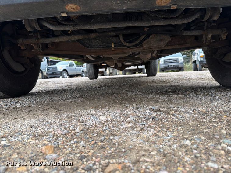 image for item FT7526 2013 Ford E350 Super Duty van