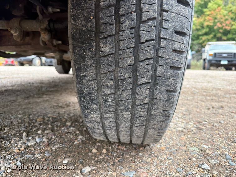 image for item FT7526 2013 Ford E350 Super Duty van