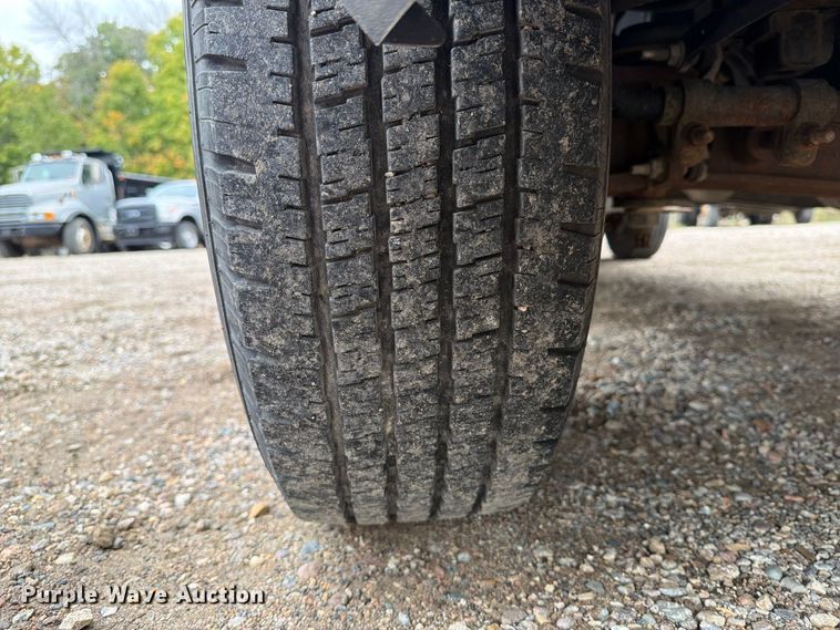 image for item FT7526 2013 Ford E350 Super Duty van