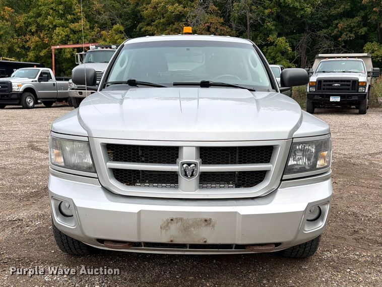 image for item FT7527 2011 Dodge Dakota Crew Cab pickup truck