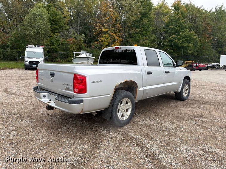 image for item FT7527 2011 Dodge Dakota Crew Cab pickup truck