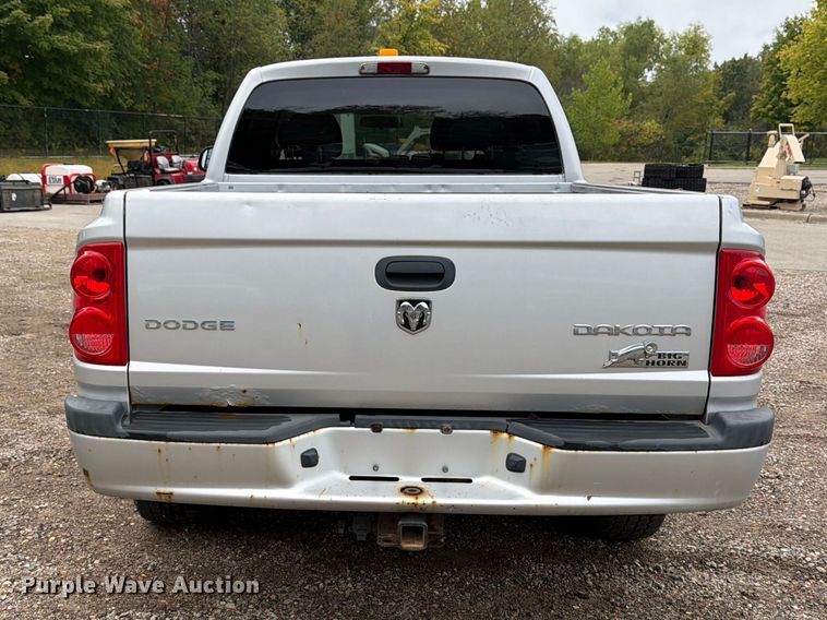 image for item FT7527 2011 Dodge Dakota Crew Cab pickup truck