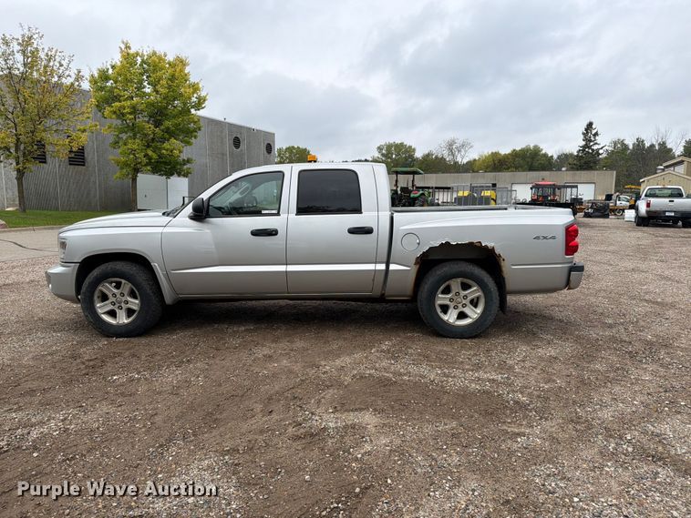image for item FT7527 2011 Dodge Dakota Crew Cab pickup truck