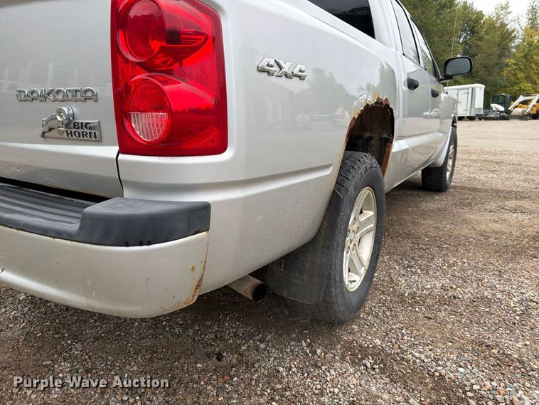 image for item FT7527 2011 Dodge Dakota Crew Cab pickup truck